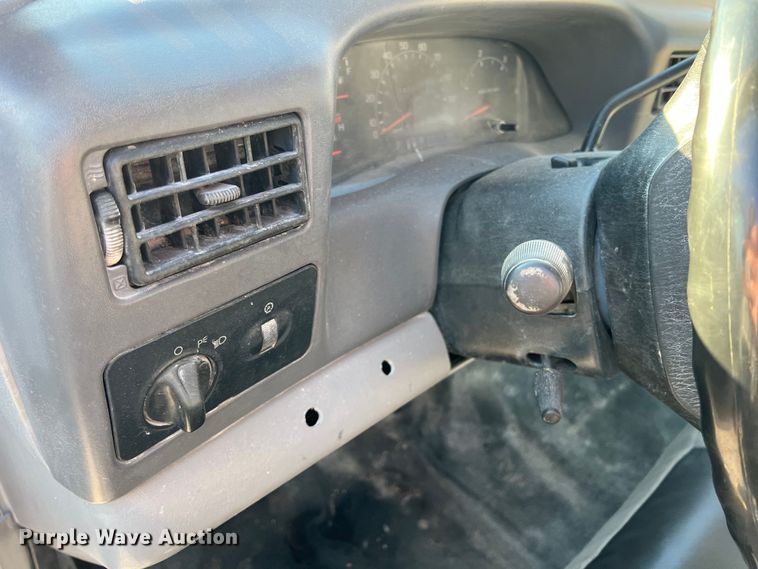 image for item JV9488 2001 Ford F450 Super Duty  utility / service truck