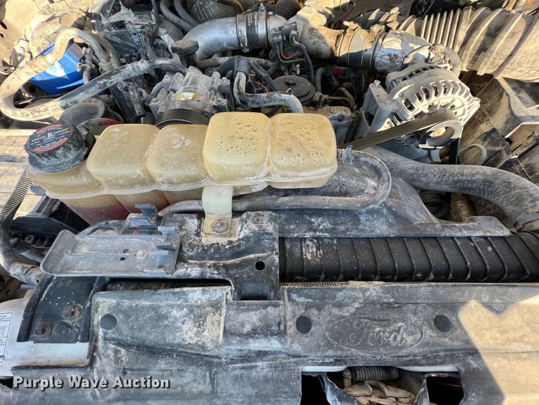 image for item JV9488 2001 Ford F450 Super Duty  utility / service truck