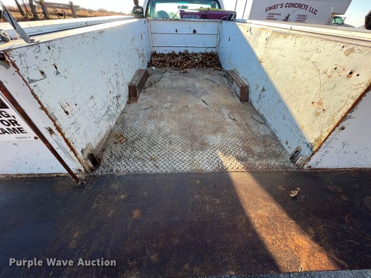 image for item JV9488 2001 Ford F450 Super Duty  utility / service truck