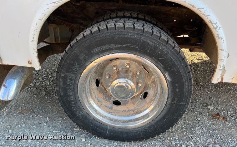 image for item JV9488 2001 Ford F450 Super Duty  utility / service truck