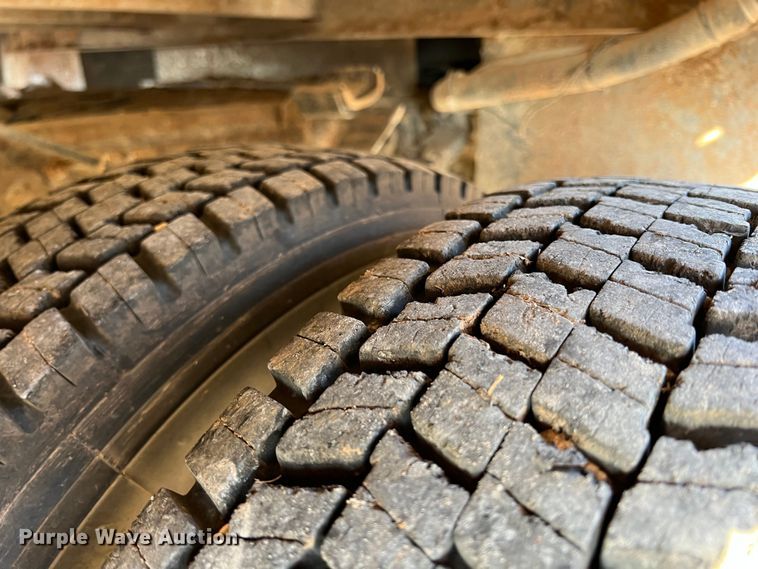 image for item JV9488 2001 Ford F450 Super Duty  utility / service truck