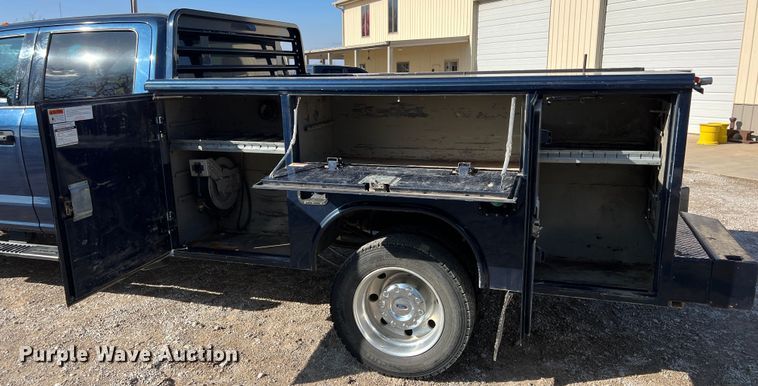 image for item JV9499 2019 Ford F450 Super Duty XLT  utility / service truck