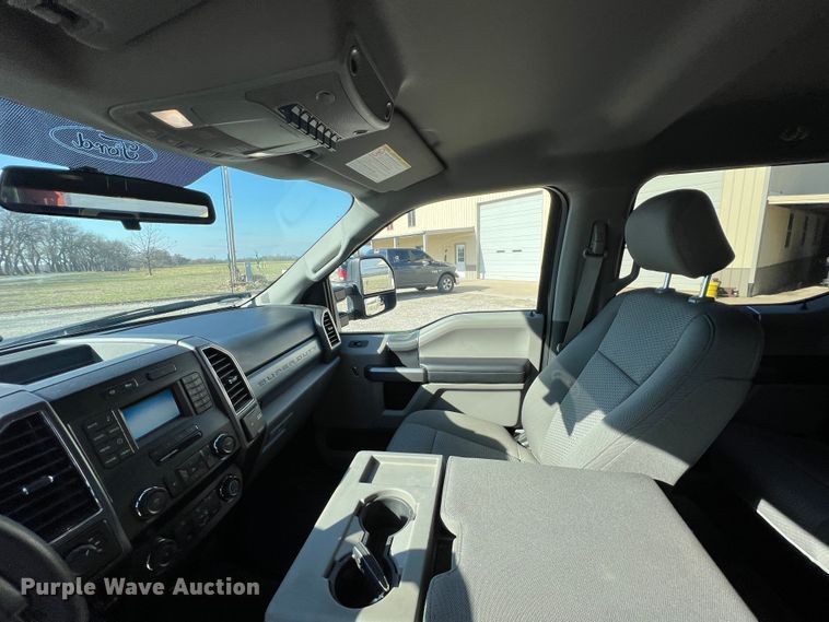 image for item JV9499 2019 Ford F450 Super Duty XLT  utility / service truck