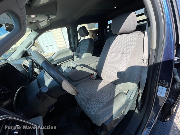 image for item JV9499 2019 Ford F450 Super Duty XLT  utility / service truck