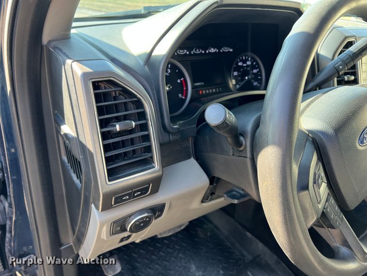 image for item JV9499 2019 Ford F450 Super Duty XLT  utility / service truck