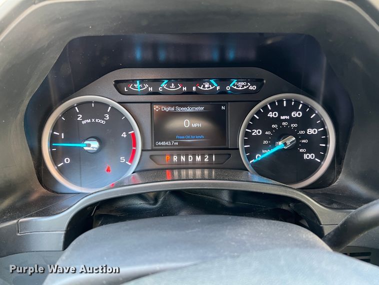 image for item JV9499 2019 Ford F450 Super Duty XLT  utility / service truck