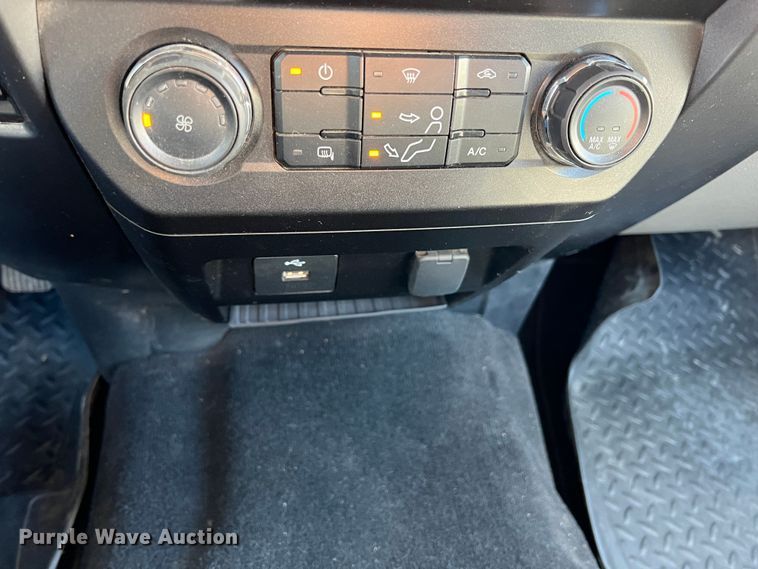 image for item JV9499 2019 Ford F450 Super Duty XLT  utility / service truck