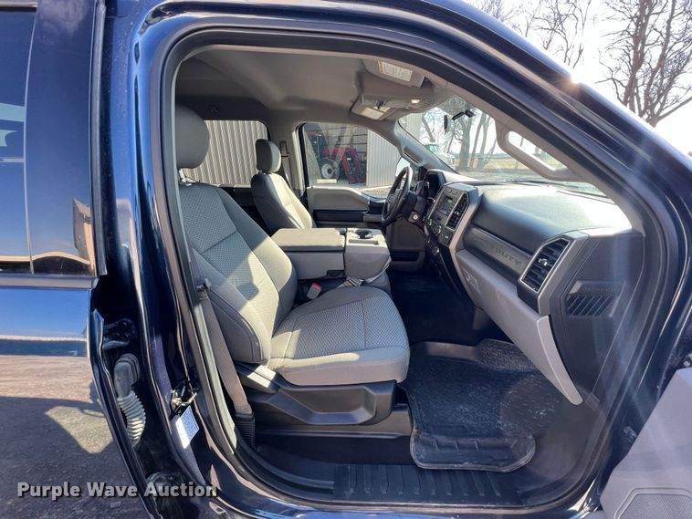 image for item JV9499 2019 Ford F450 Super Duty XLT  utility / service truck