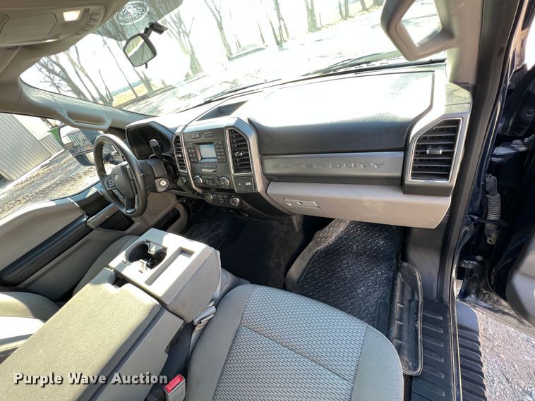 image for item JV9499 2019 Ford F450 Super Duty XLT  utility / service truck