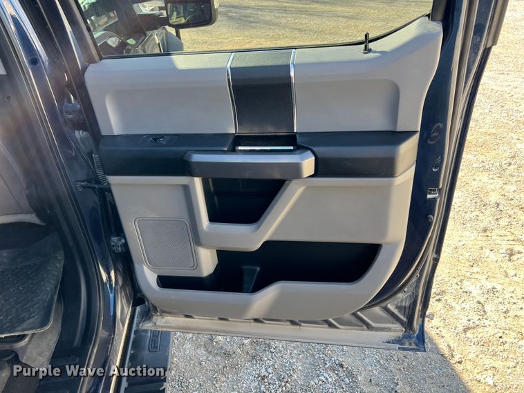 image for item JV9499 2019 Ford F450 Super Duty XLT  utility / service truck