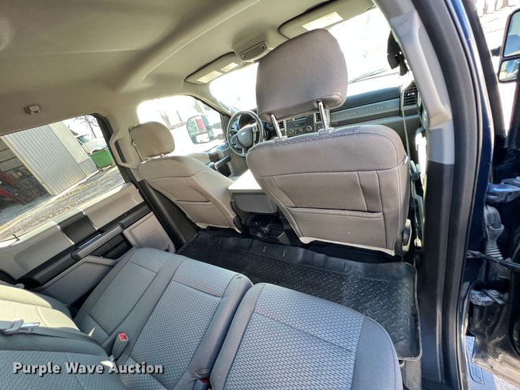 image for item JV9499 2019 Ford F450 Super Duty XLT  utility / service truck