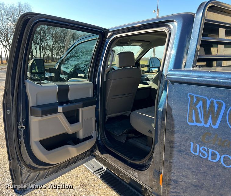 image for item JV9499 2019 Ford F450 Super Duty XLT  utility / service truck