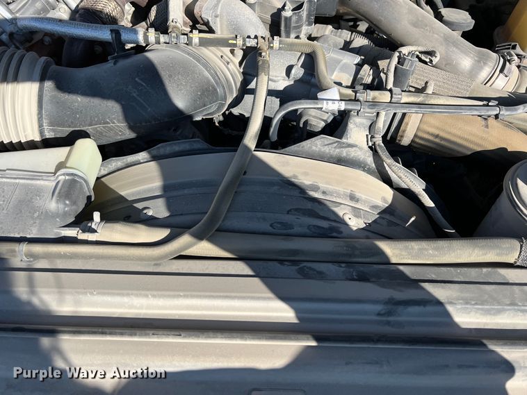 image for item JV9499 2019 Ford F450 Super Duty XLT  utility / service truck