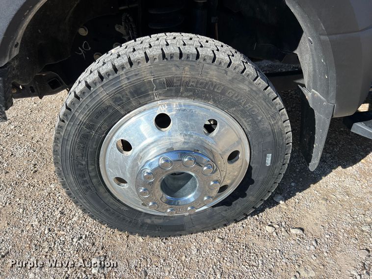 image for item JV9499 2019 Ford F450 Super Duty XLT  utility / service truck