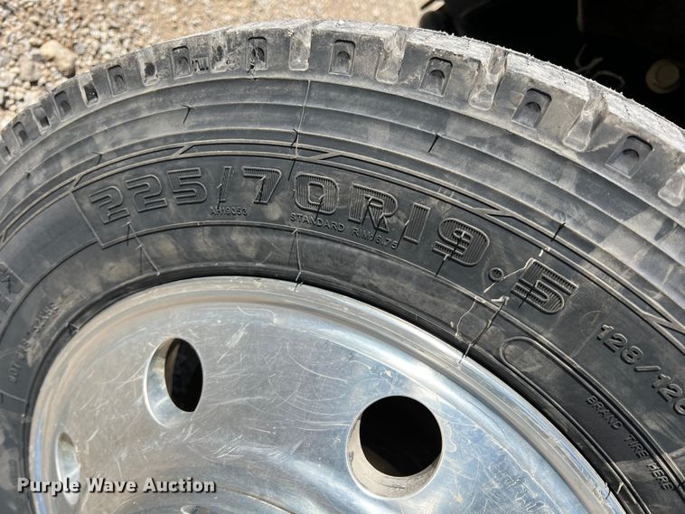 image for item JV9499 2019 Ford F450 Super Duty XLT  utility / service truck