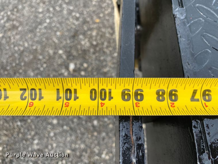 image for item JW9324 1992 International 4700  dump flatbed truck