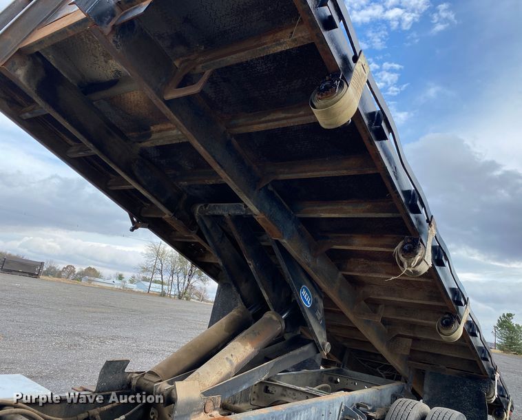 image for item JW9324 1992 International 4700  dump flatbed truck