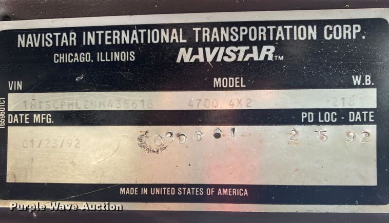 image for item JW9324 1992 International 4700  dump flatbed truck