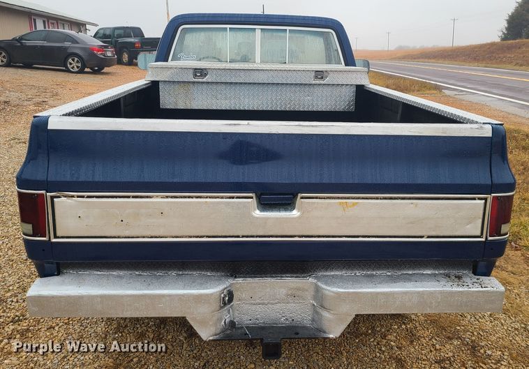 image for item JW9861 1983 Chevrolet K10  pickup truck