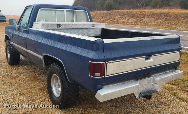 image for item JW9861 1983 Chevrolet K10  pickup truck