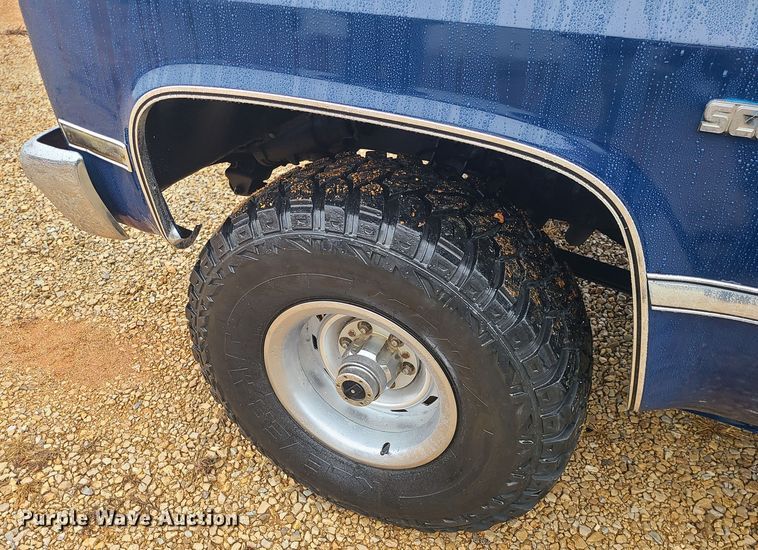 image for item JW9861 1983 Chevrolet K10  pickup truck