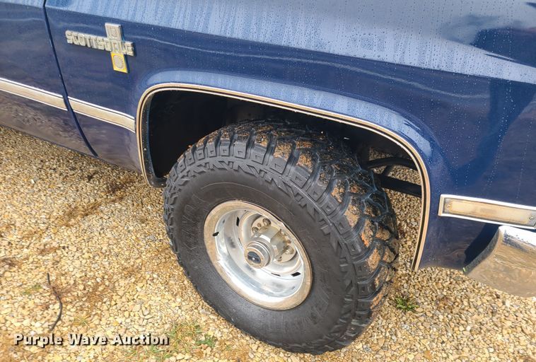 image for item JW9861 1983 Chevrolet K10  pickup truck