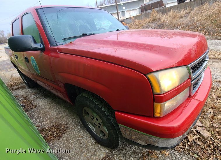 image for item JW9912 2006 Chevrolet Silverado 1500  Crew Cab pickup truck