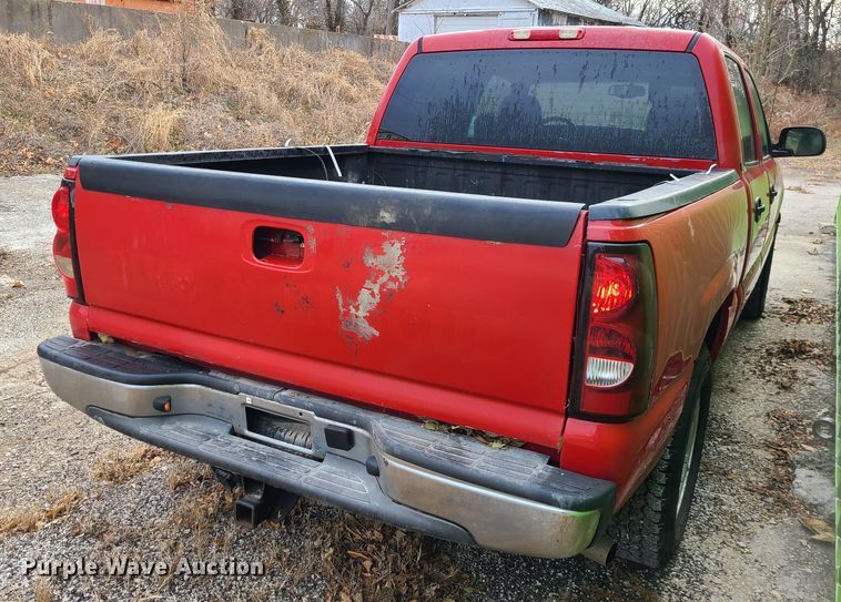 image for item JW9912 2006 Chevrolet Silverado 1500  Crew Cab pickup truck