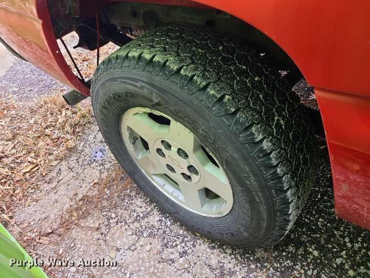 image for item JW9912 2006 Chevrolet Silverado 1500  Crew Cab pickup truck