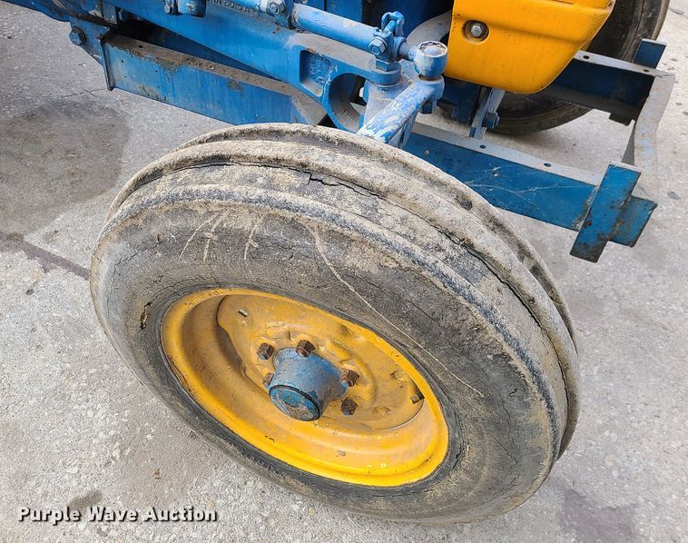 image for item JW9914 Ford 3400  tractor