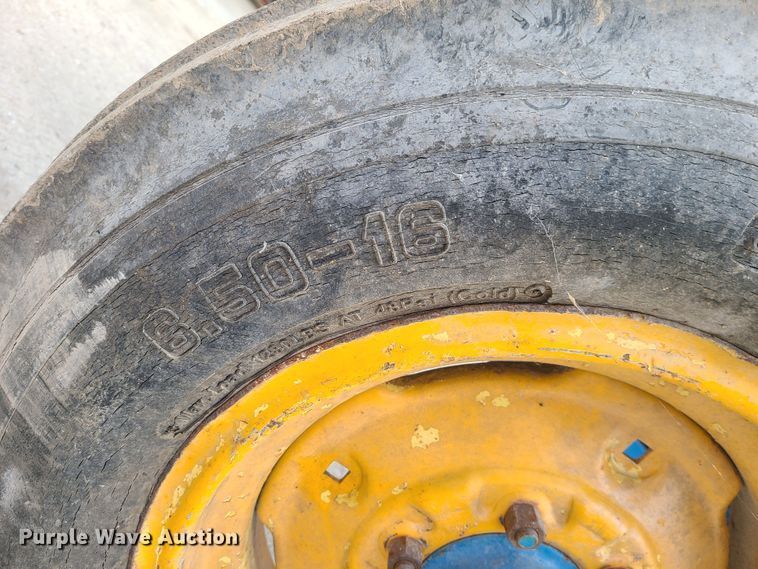 image for item JW9914 Ford 3400  tractor