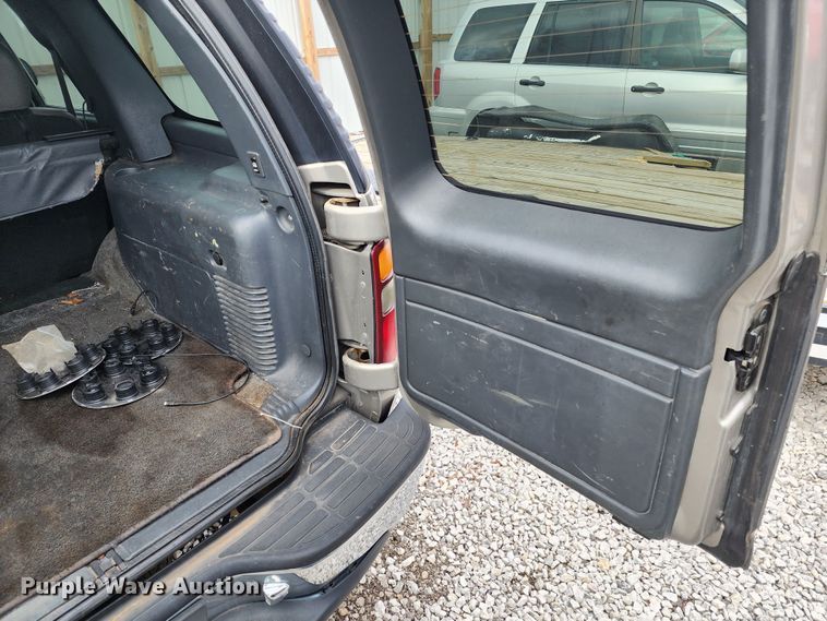 image for item JW9920 2000 Chevrolet Tahoe  SUV