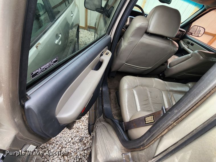 image for item JW9920 2000 Chevrolet Tahoe  SUV