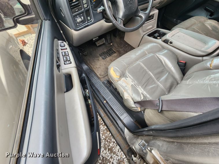 image for item JW9920 2000 Chevrolet Tahoe  SUV