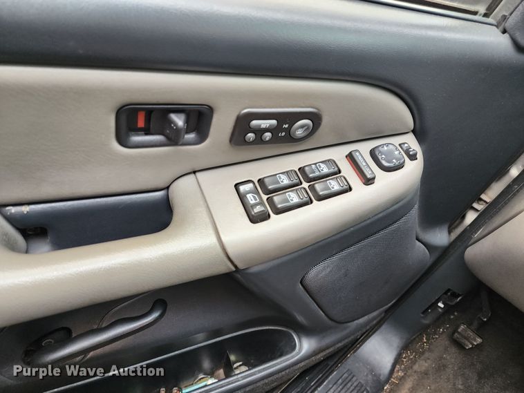 image for item JW9920 2000 Chevrolet Tahoe  SUV