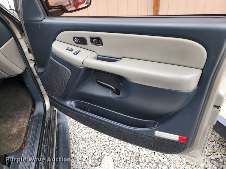 image for item JW9920 2000 Chevrolet Tahoe  SUV