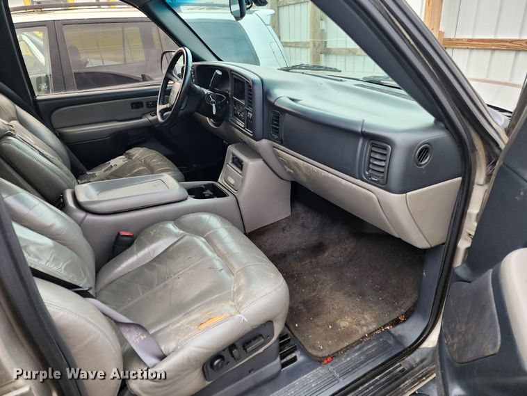 image for item JW9920 2000 Chevrolet Tahoe  SUV