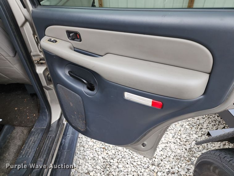 image for item JW9920 2000 Chevrolet Tahoe  SUV