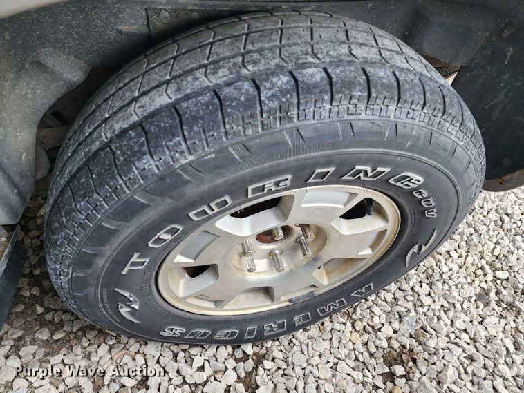 image for item JW9920 2000 Chevrolet Tahoe  SUV