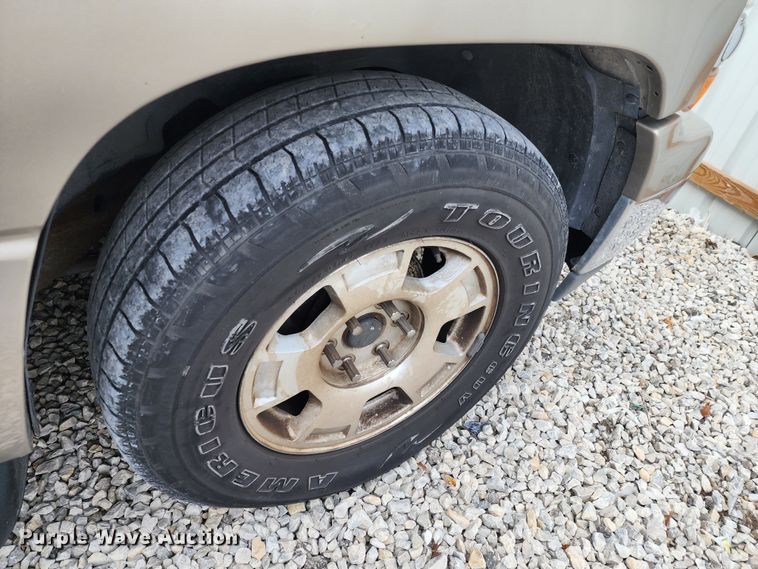 image for item JW9920 2000 Chevrolet Tahoe  SUV