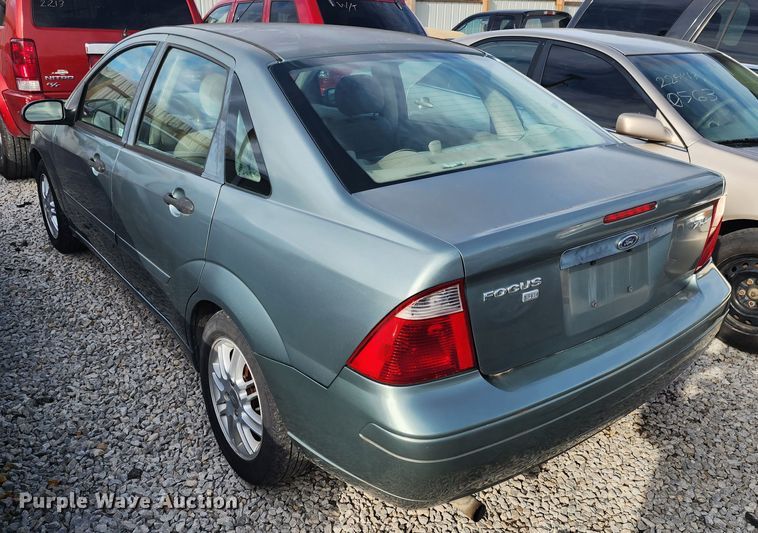 image for item JW9921 2005 Ford Focus ZX4 SE