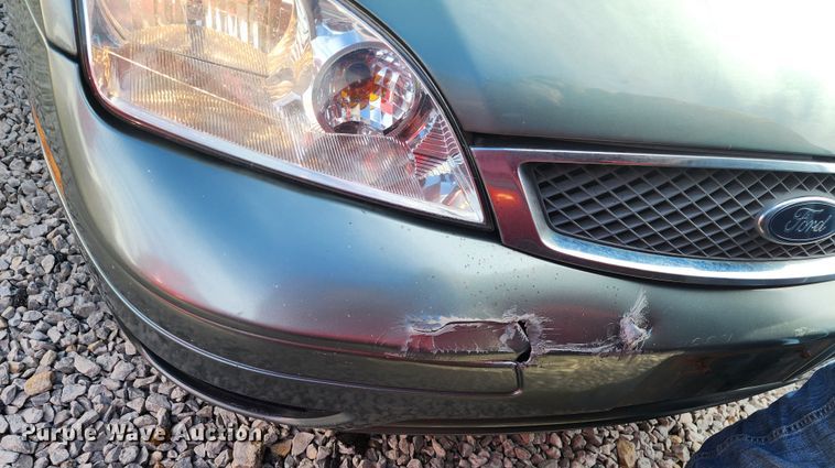 image for item JW9921 2005 Ford Focus ZX4 SE