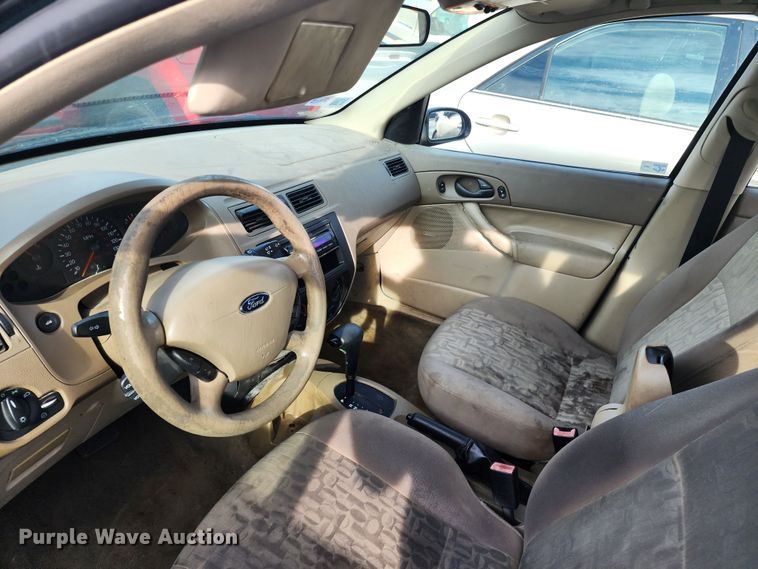 image for item JW9921 2005 Ford Focus ZX4 SE