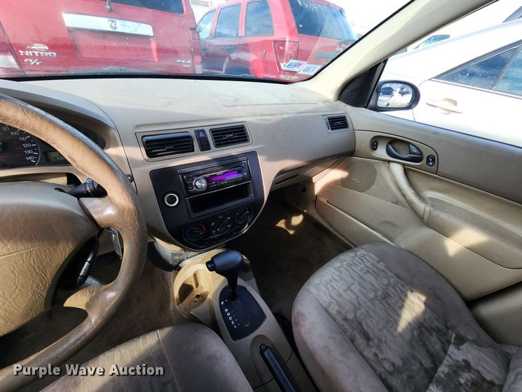 image for item JW9921 2005 Ford Focus ZX4 SE