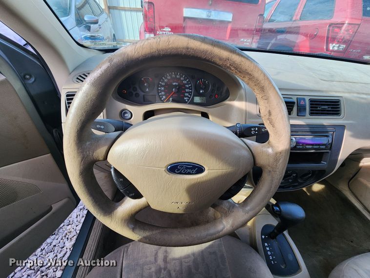 image for item JW9921 2005 Ford Focus ZX4 SE