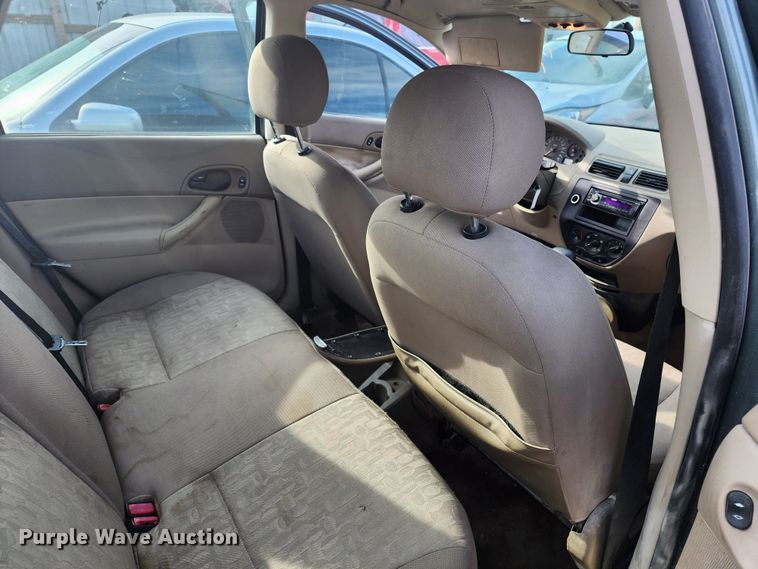 image for item JW9921 2005 Ford Focus ZX4 SE