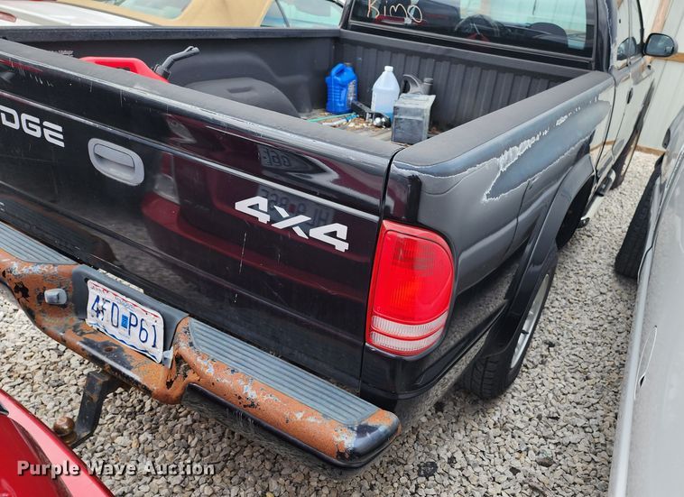 image for item JW9922 2000 Dodge Dakota  Club Cab pickup truck