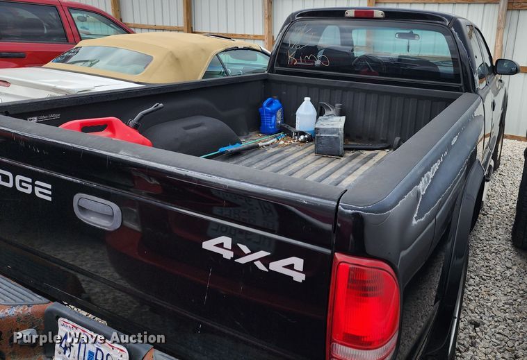 image for item JW9922 2000 Dodge Dakota  Club Cab pickup truck