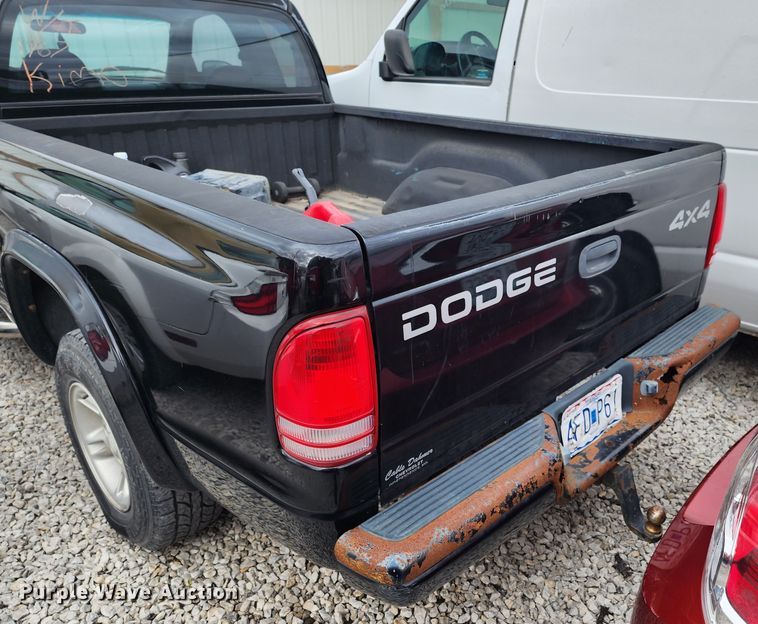 image for item JW9922 2000 Dodge Dakota  Club Cab pickup truck