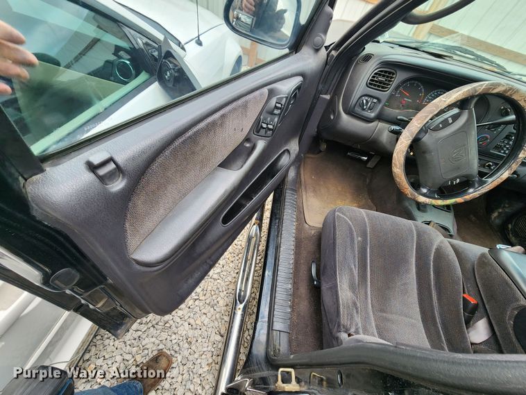 image for item JW9922 2000 Dodge Dakota  Club Cab pickup truck